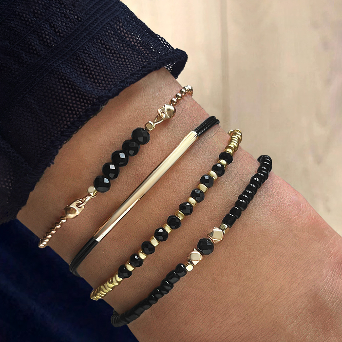 Handmade Black Glass Stone Bra - Black Tin Candle 评论和价格